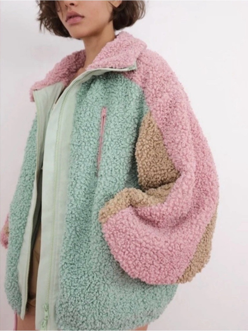 NWT For Love & Lemons Sherpa
Color-block Zip Up Jacket in
Pistachio XS